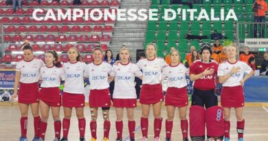Cernusco s/n – Le ragazze della Martesana campionesse d’Italia di hockey prato indoor.